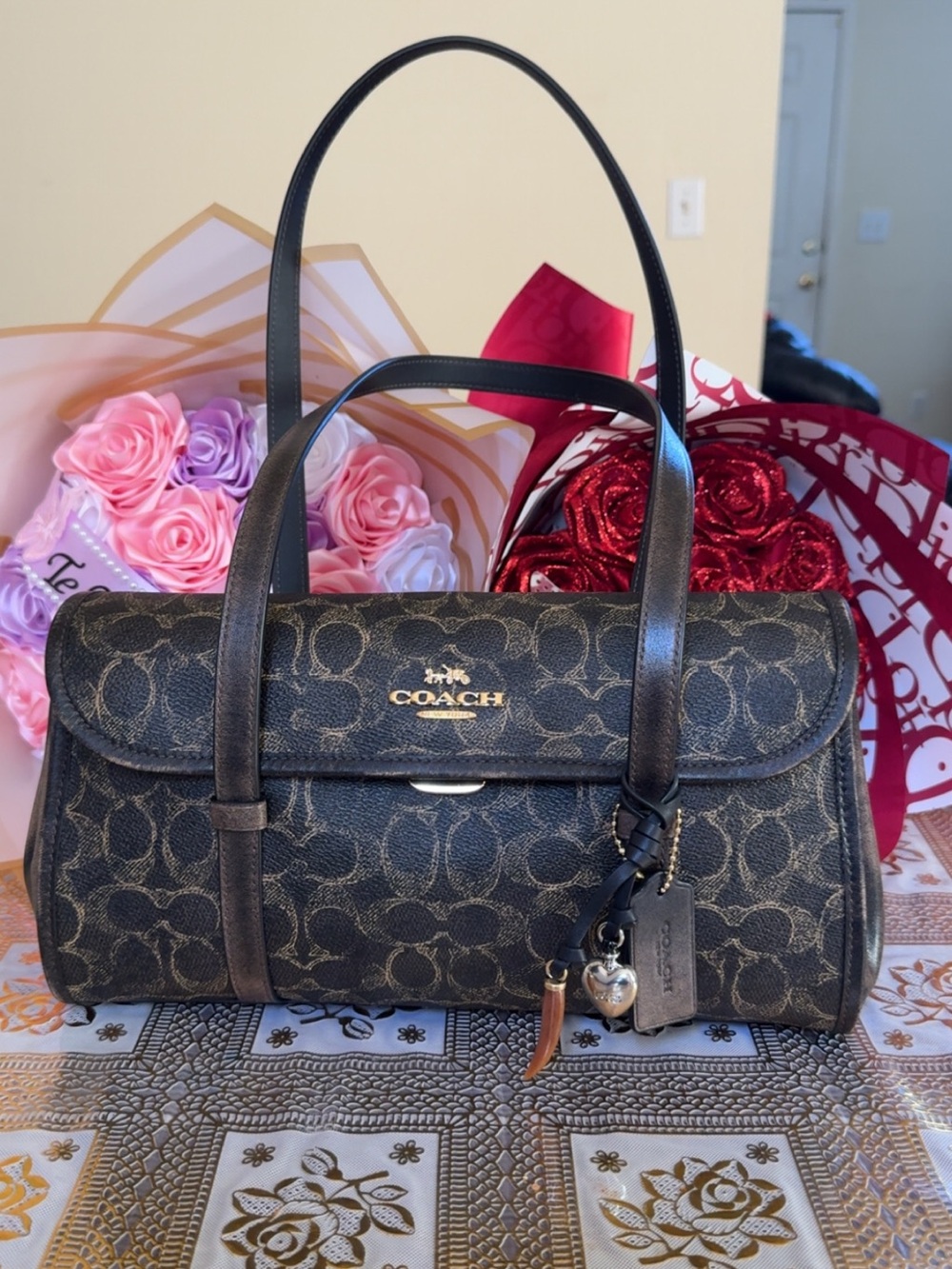 Bridget Flap Shoulder Bag in Loved Signature canvas - Picture 3 of 12